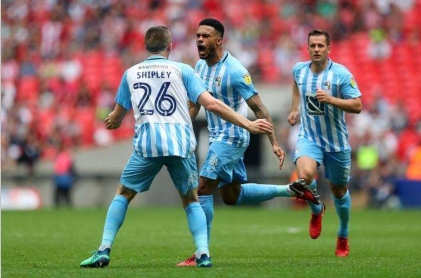 内马尔受伤：脚踝弯成90度